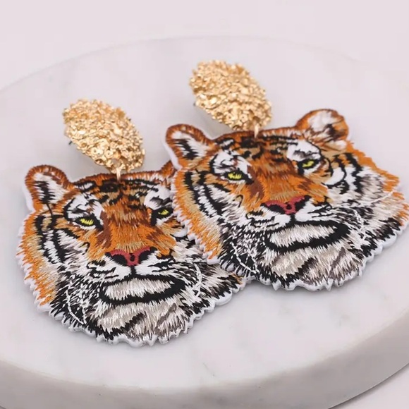 Cincinnati Bengals Tiger Embroidered Earrings - Picture 4 of 4